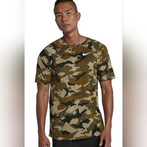 Nike Men's Green and Brown Camo Tee